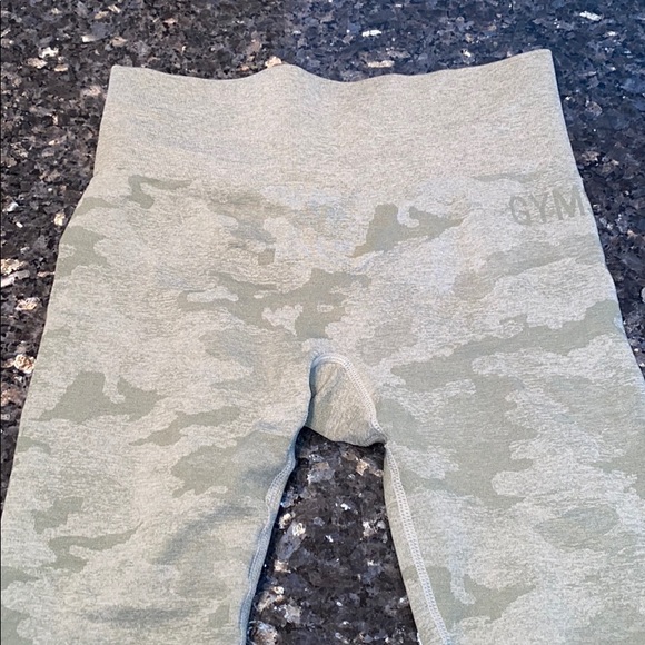 Gymshark Pants - Gymshark light green camo leggings
